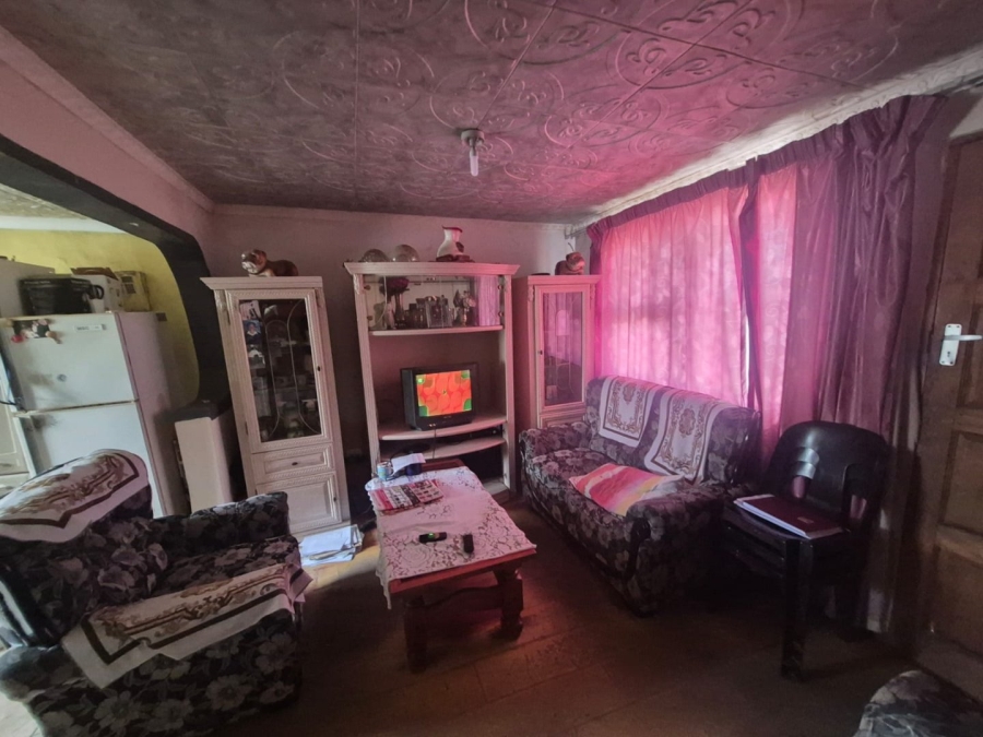 2 Bedroom Property for Sale in Kwazakhele Eastern Cape